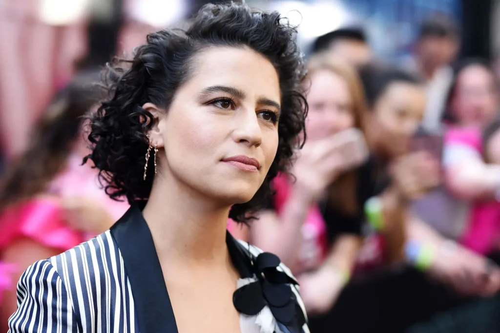 Ilana Glazer’s Early Life and Career Beginnings